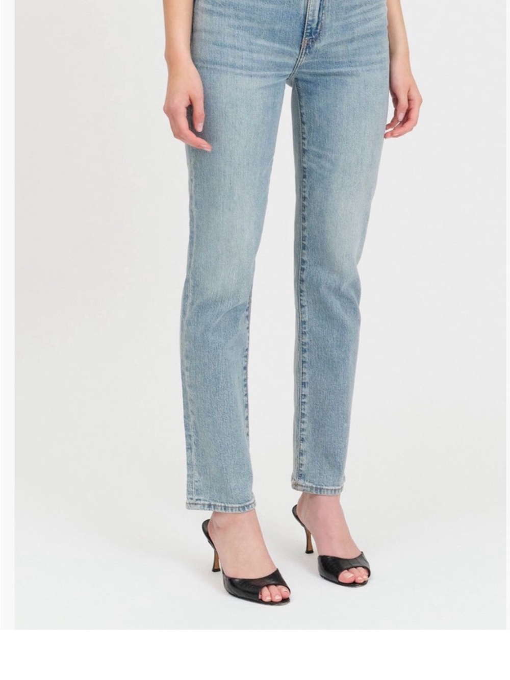 Women's Light Wash Straight-Leg Jeans